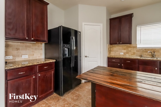 Foto del edificio - 517 Fieldhaven Ct