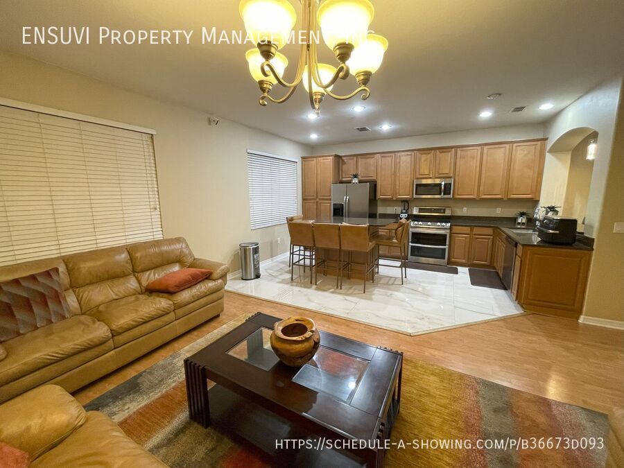 Foto principal - Beautiful 4 bedroom 3 bath Townhome in the...