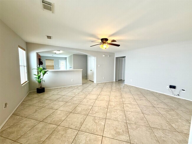 Foto del edificio - 24542 Lakecrest Village Dr