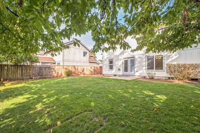 Building Photo - 3114 SE Tumblestone Dr