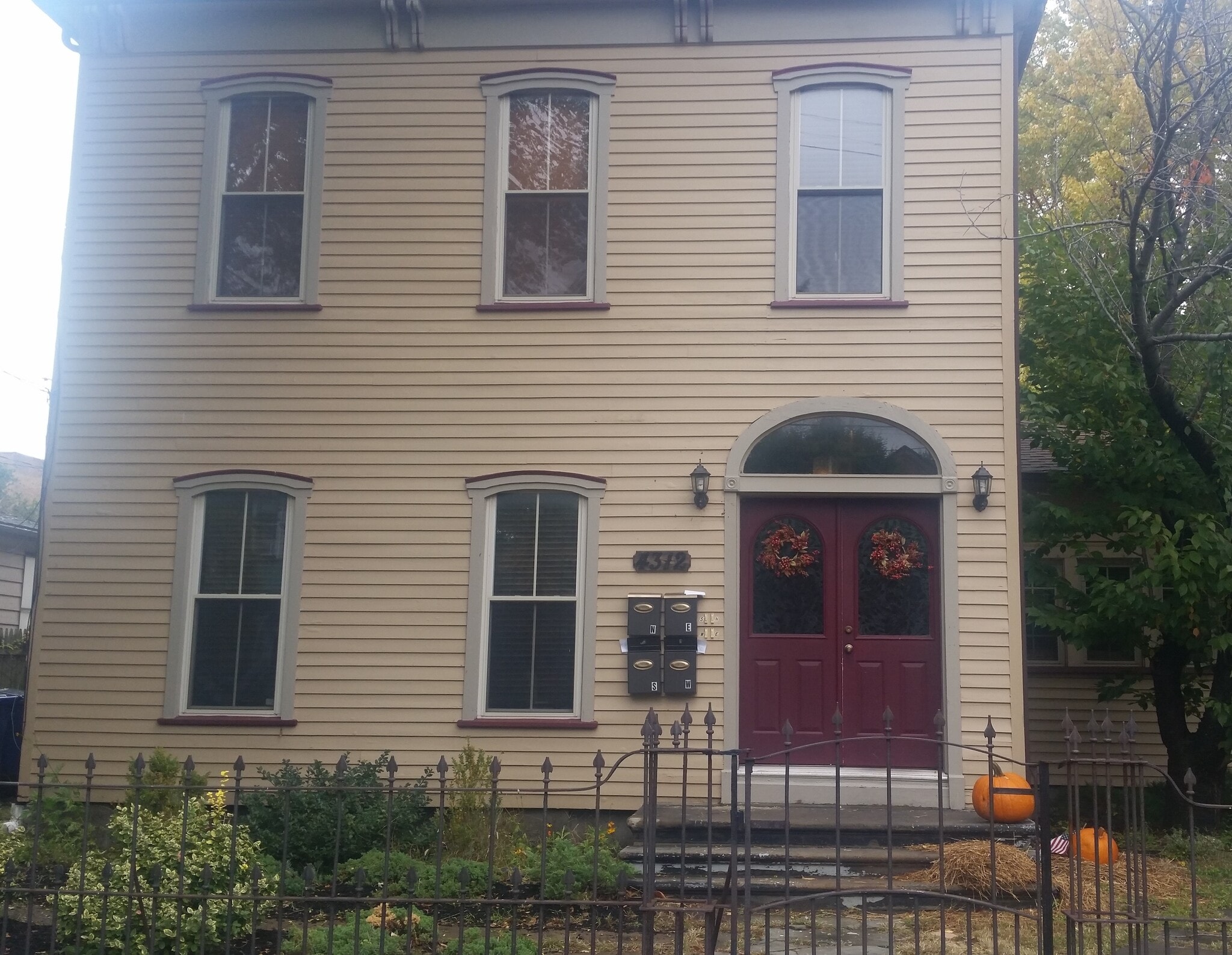4312 Clinton Ave Cleveland, OH 44113 – photo 1