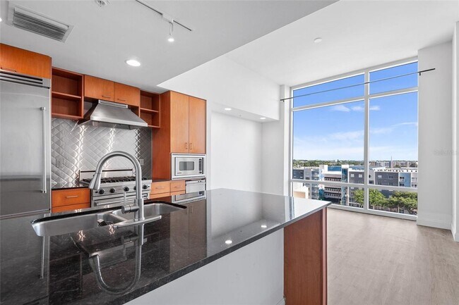 Building Photo - DOWNTOWN TAMPA CONDO!!