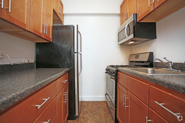 1 BR, 1 BA - kitchen - 40 East Oak