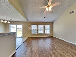 Building Photo - 88 Dovetail Cir