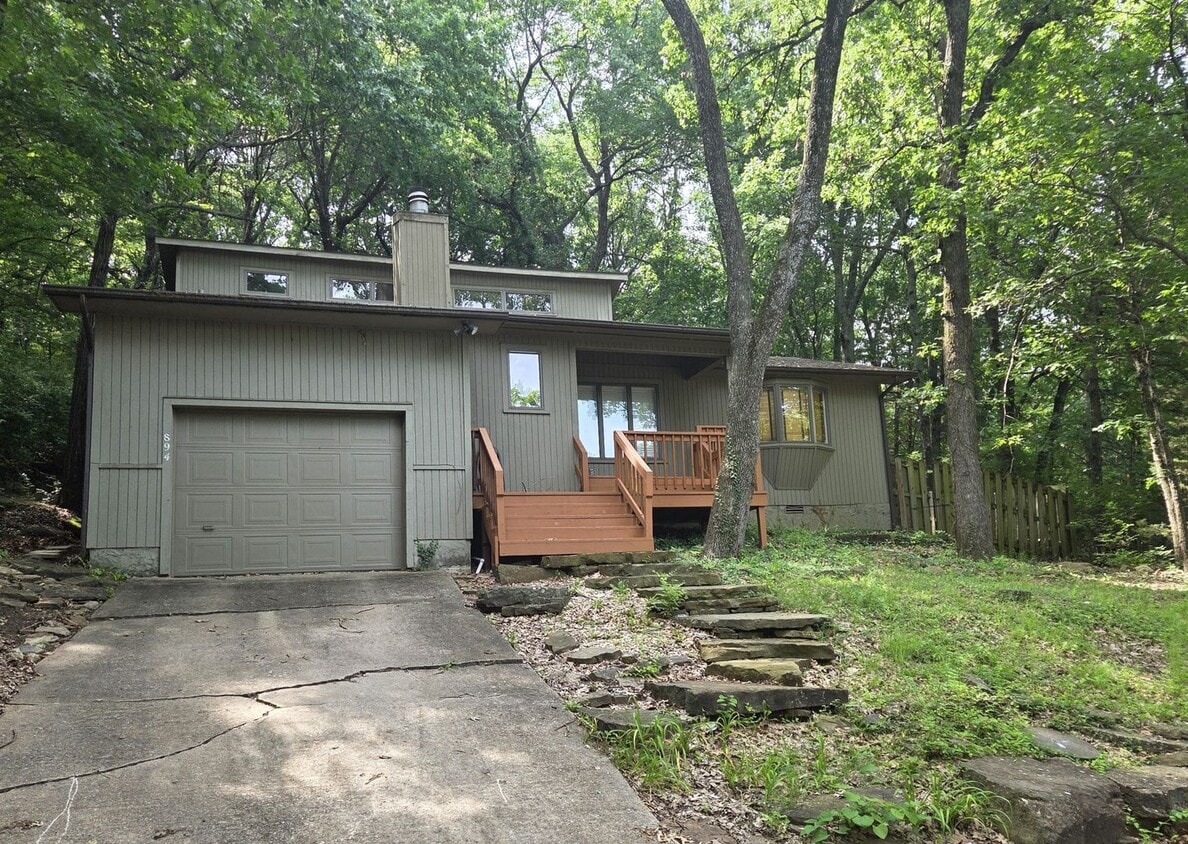 Primary Photo - Gorgeous 3-Bedroom, 2-Bathroom Single Fami...