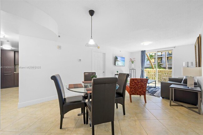 Foto del edificio - 8888 Collins Ave