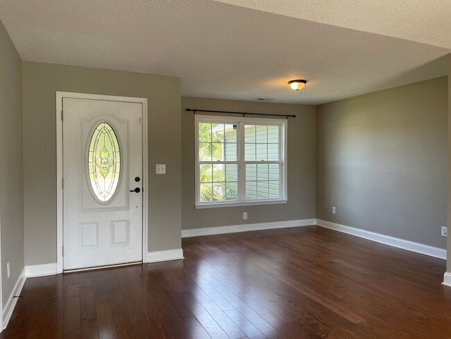 Building Photo - 3 Bedroom/2 Bath in Conway! 2 Car Garage &...