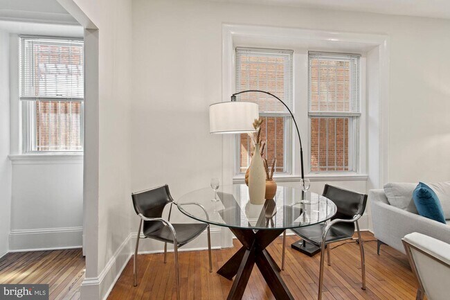 Foto del edificio - 3420 16th St NW