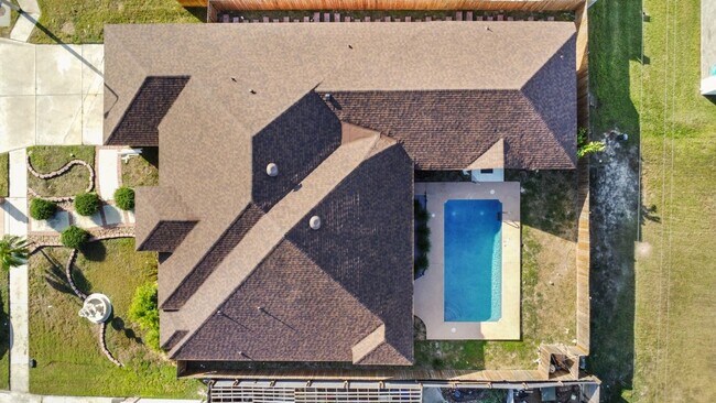 Foto del edificio - 2801 Summer Breeze Ave