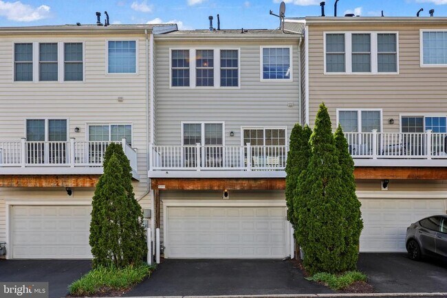 Building Photo - 14873 Potomac Branch Dr