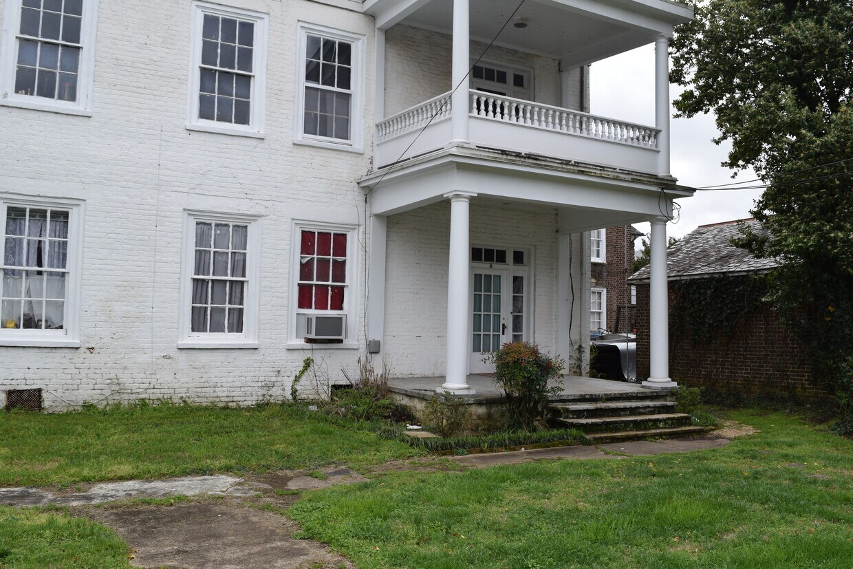 Balcony deck - 633 N Ocoee St