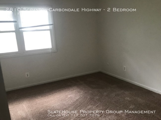 Building Photo - 2 Bedroom Townhome