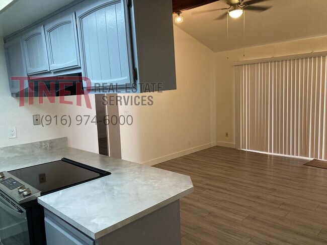 Foto del edificio - 5968 Moss Creek Cir