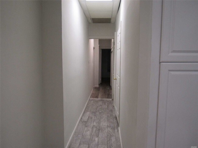 Foto del edificio - 123-16 Hillside Avenue