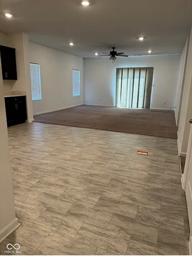 Foto del edificio - 10201 Meadow Path Ln
