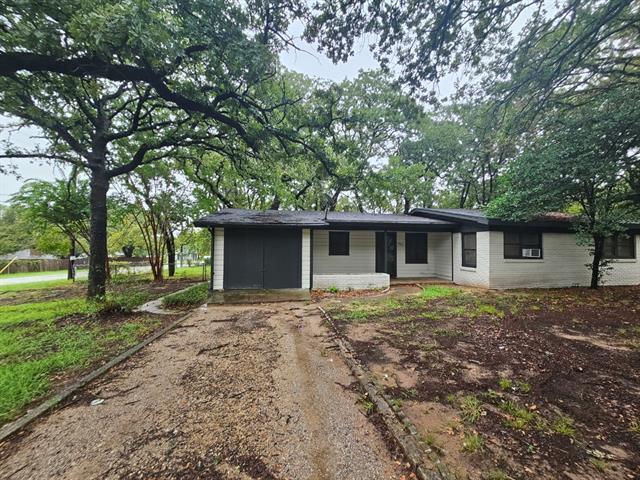 Foto del edificio - 920 Red Bud Dr