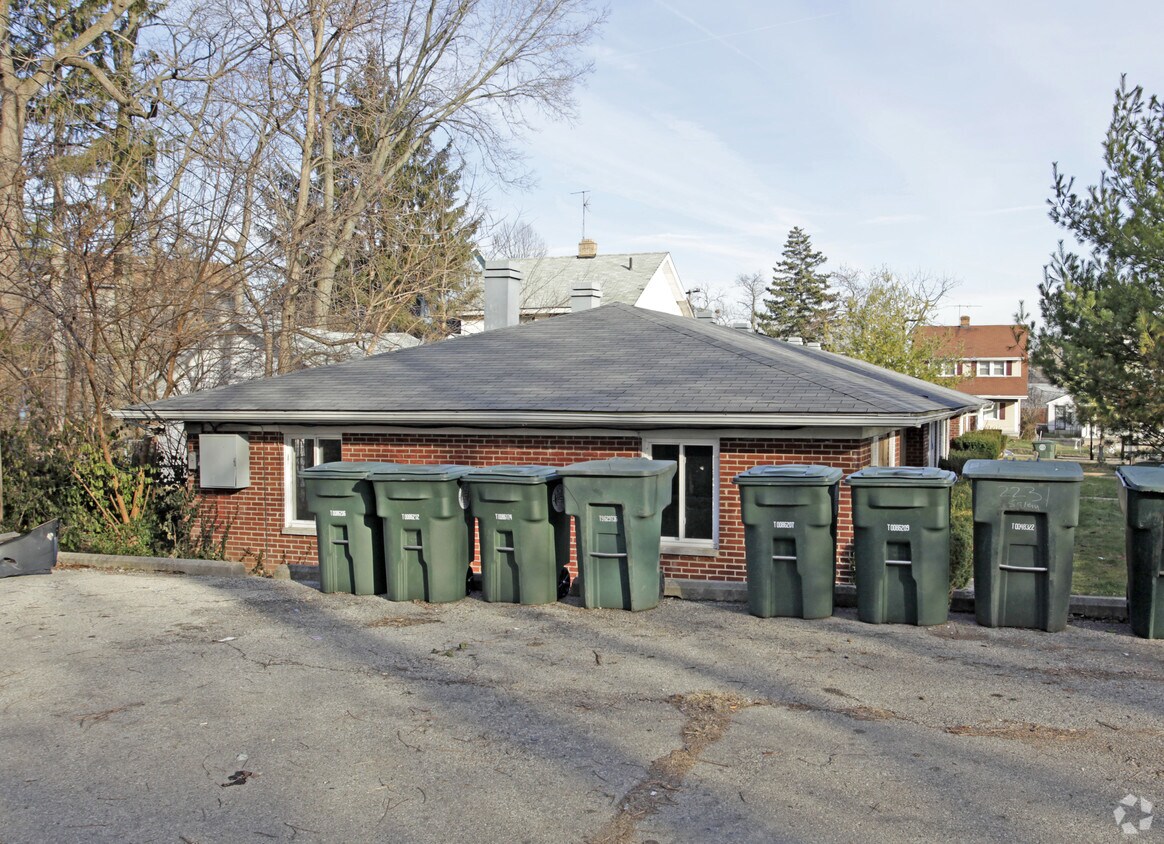 Foto del edificio - 2035-2039 Mayfair Rd