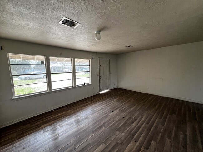 Foto del edificio - 5967 Southtown St