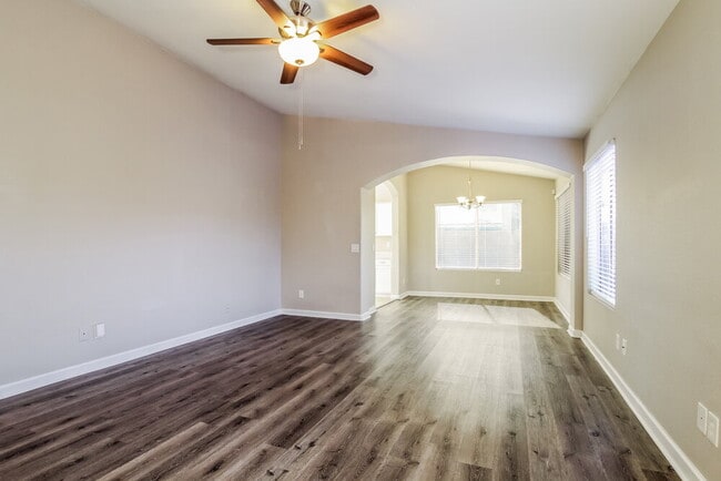 Building Photo - 5035 W Kristal Way