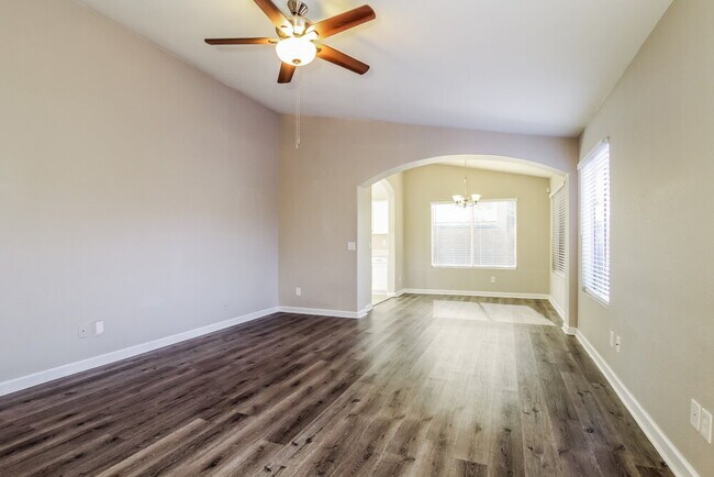 Foto del edificio - 5035 W Kristal Way