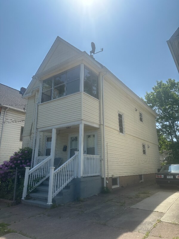 Primary Photo - 88 Bristol St