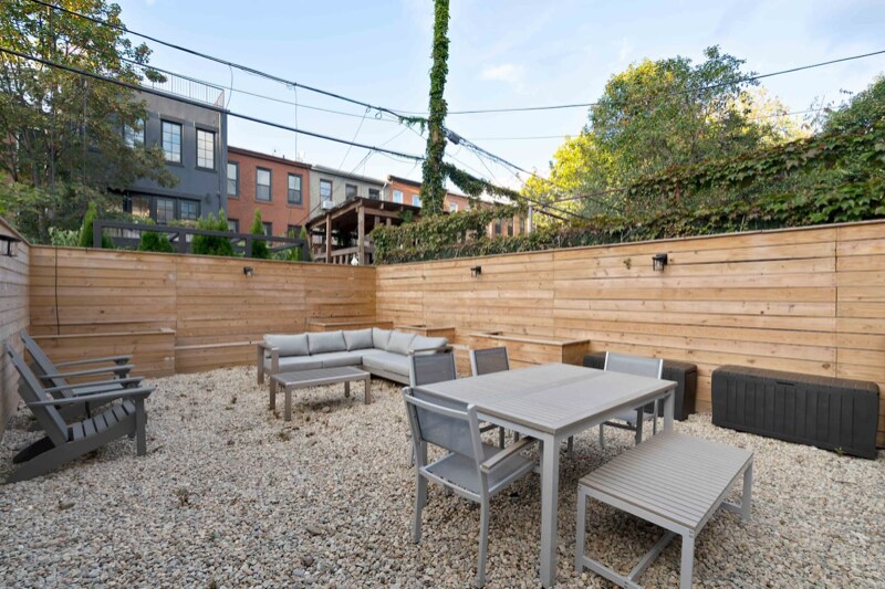 Foto principal - 647 Greene Ave
