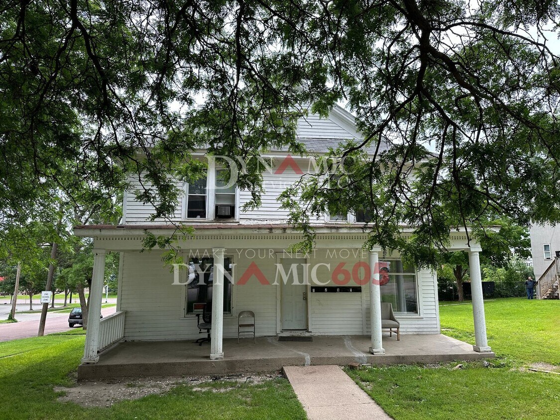 Foto principal - Upper 2BR/1BA - All Utilities Paid by Land...