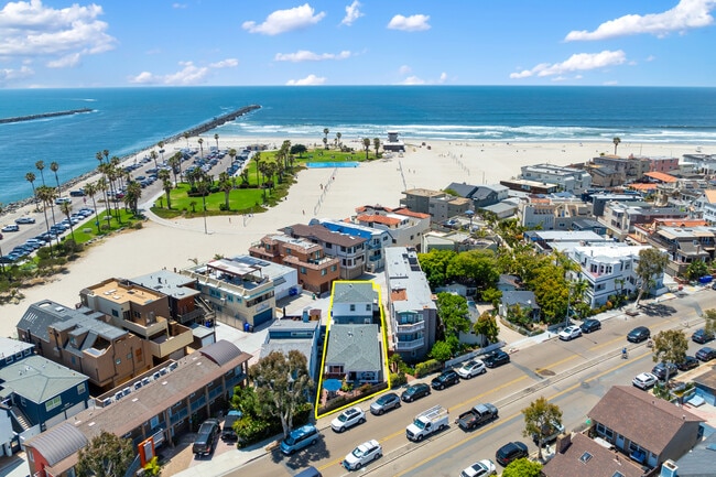 Building Photo - 2637 Strandway