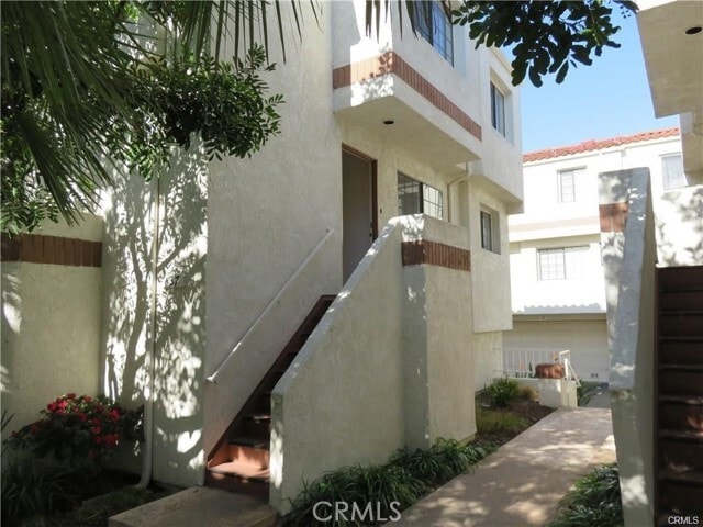 Building Photo - 2931 Plaza del Amo