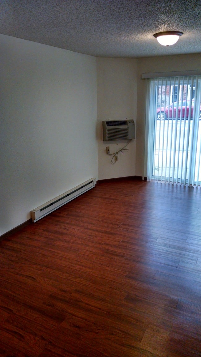 Building Photo - RIVERS EDGE RESIDENCES