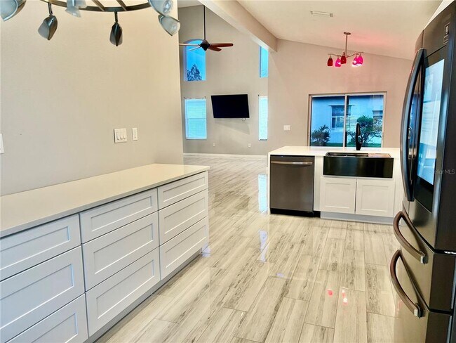 Foto del edificio - 8283 47th St Cir E