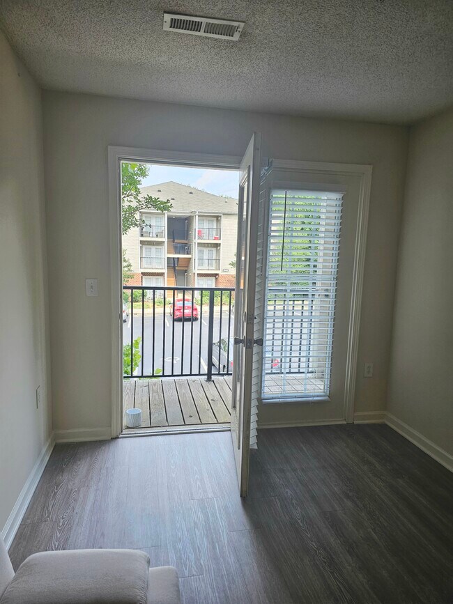 1004 S Lindell Rd Unit E, Greensboro, NC 27403 Apartments in Greensboro, NC