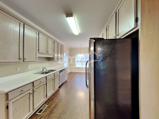 Foto del edificio - 1302 Dungan Dr NW