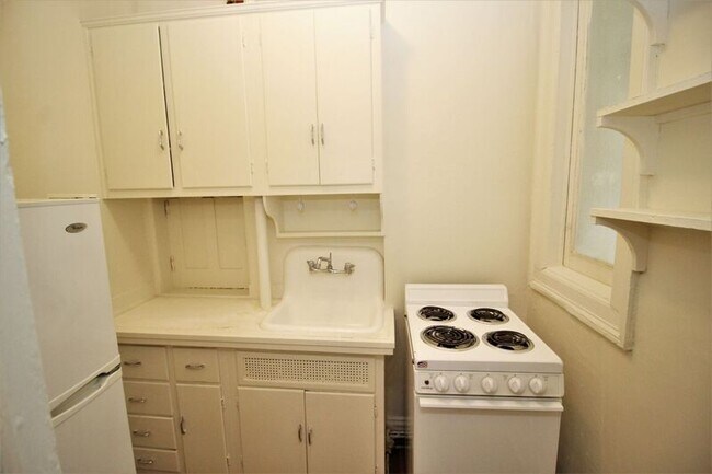 Foto del edificio - 6 E Read St