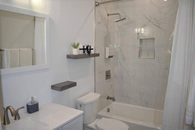 Foto del edificio - 17556 Chase St