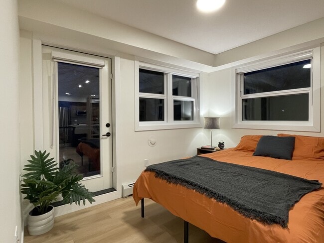 Building Photo - 8615-8108 108 St NW