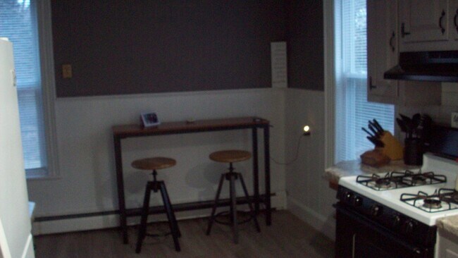 kitchen dining area - 7 Lincoln St