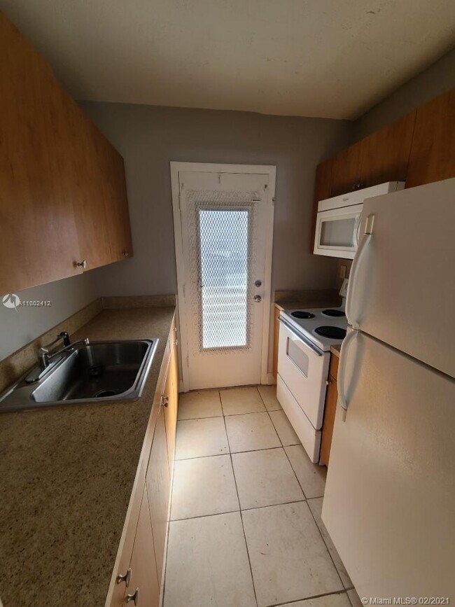 Foto del edificio - 2151 NE 168th St