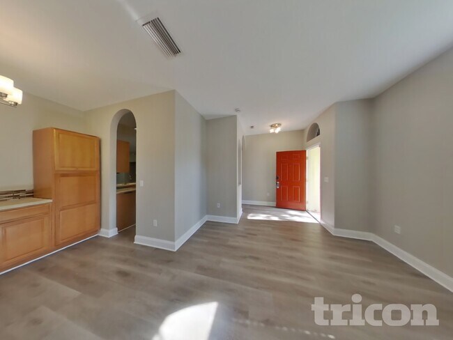 Building Photo - 715 Grand Canyon Dr