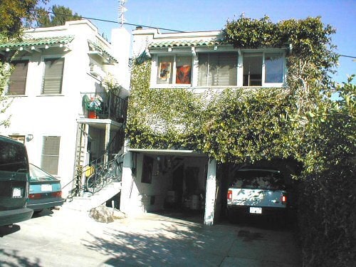 Primary Photo - 2032 Vista Del Mar Ave