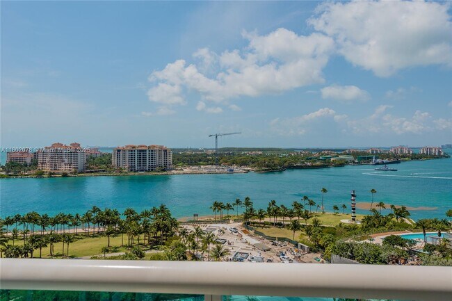 Foto del edificio - 300 South Pointe Dr
