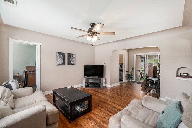 Building Photo - Beautiful Home Available in Berkeley Neigh...