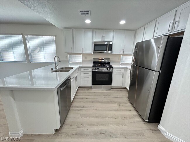 Foto del edificio - 4425 Rodman Dr