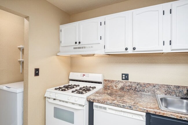 Building Photo - 1230 Mechem Dr