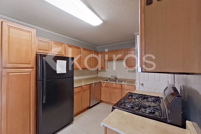 Foto del edificio - 3415 S Hughes St