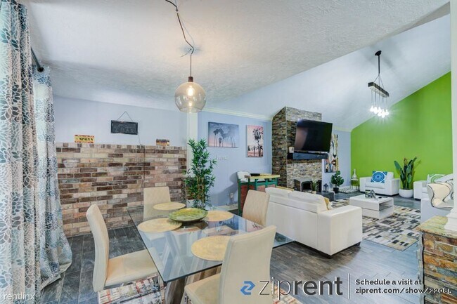 Building Photo - 4 br, 2.5 bath House - 3420 Mission Viejo ...