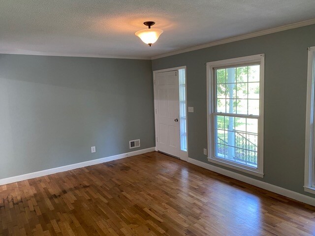 Foto del edificio - 414 Sharon Dr