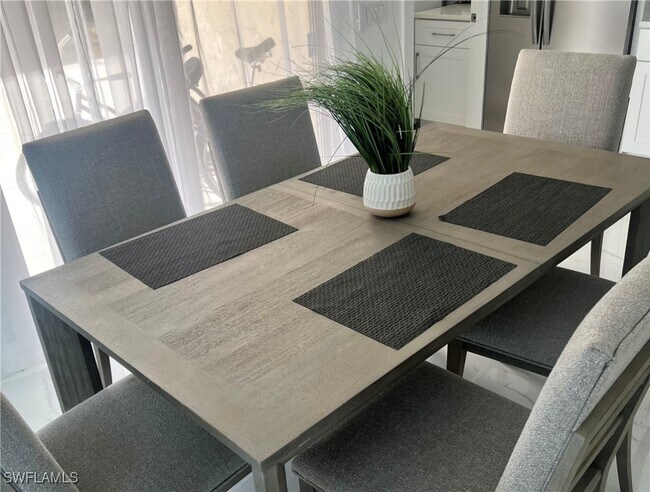 Foto del edificio - 862 99th Ave N