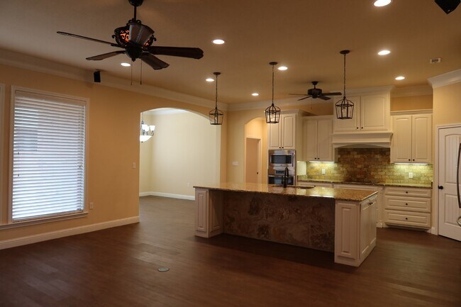 Building Photo - Beautiful 4-Bedroom Rental Home with Grani...