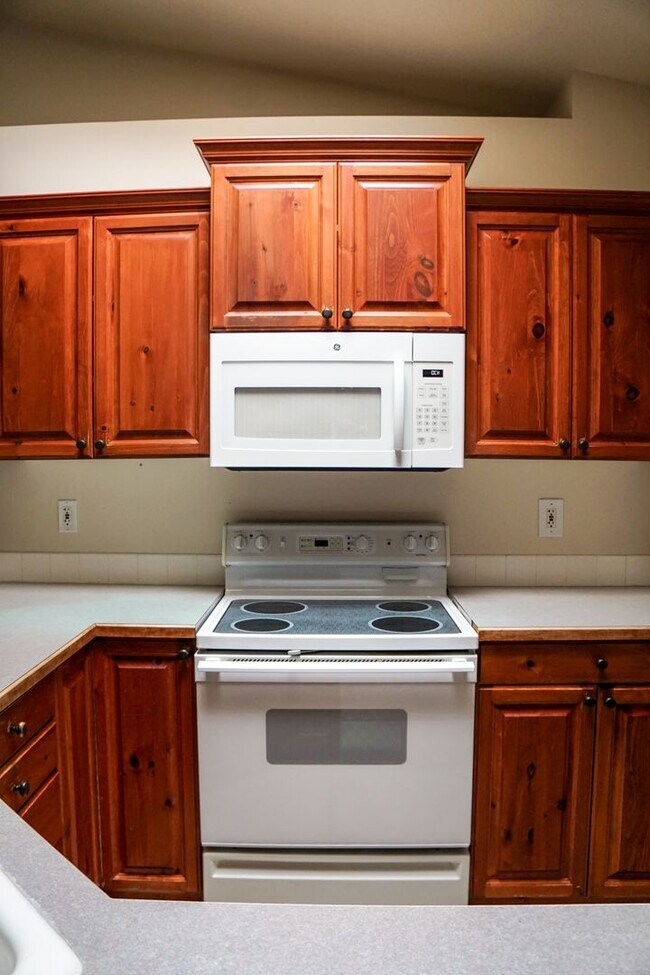 Foto del edificio - 5980 N Chad Evert Ln